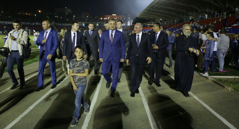 «Я им по-доброму завидую». Президент Южной Осетии  о помощи богатых армян Арцаху