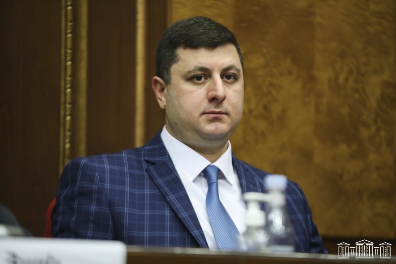 Пропаганда вместо безопасности: азербайджанец спокойно гулял в тылу