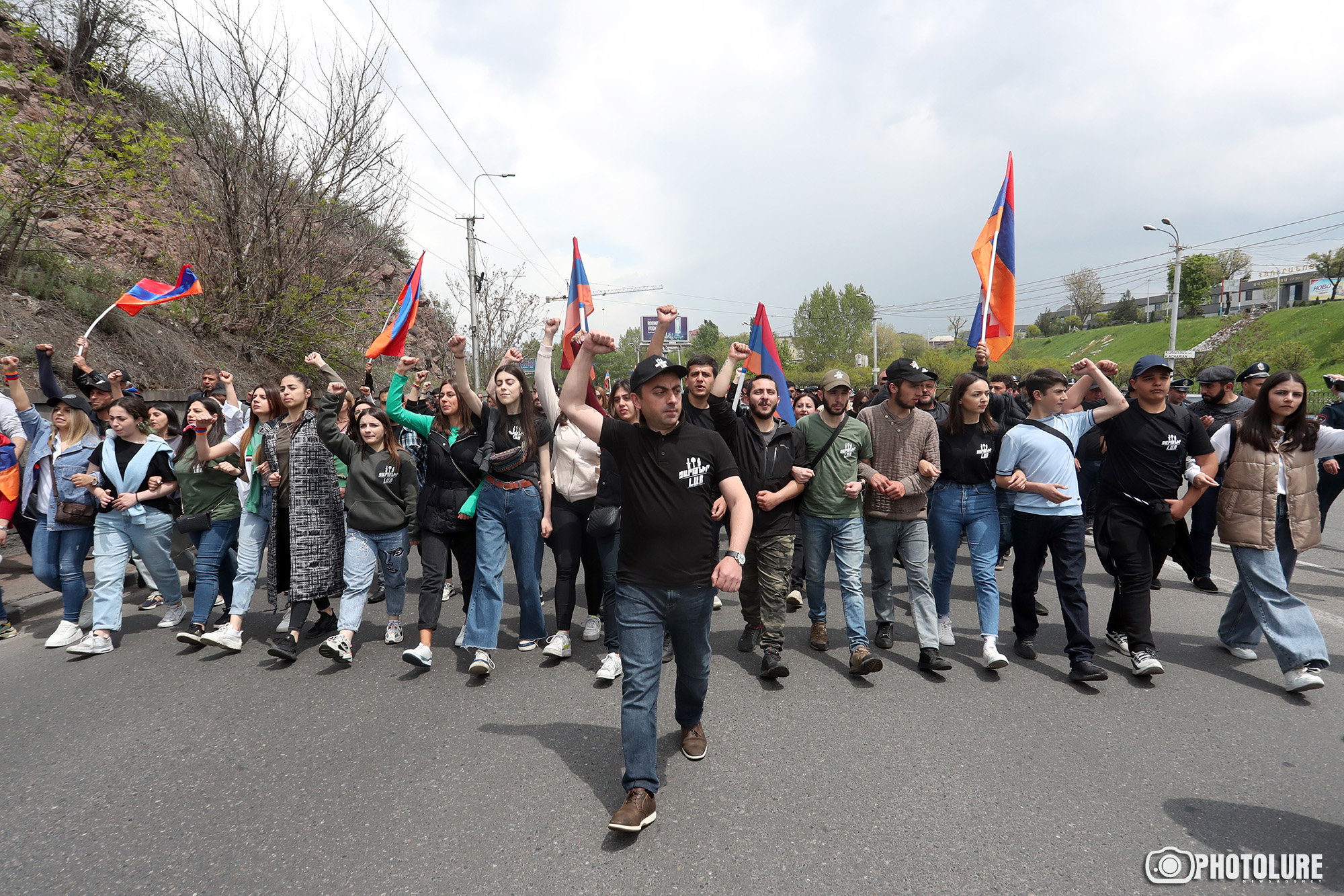 Парализовать Ереван: акции неповиновения продолжаются (Фоторепортаж)