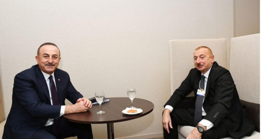 Президент Азербайджана провел в Давосе переговоры с главой МИД Турции