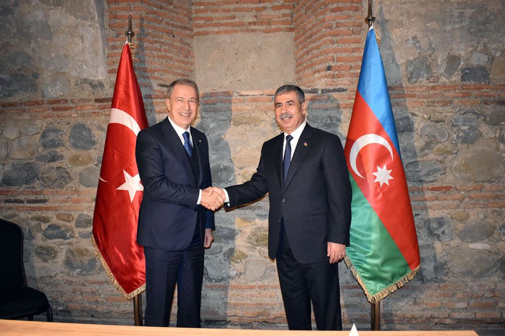 В Грузии встретились министры обороны Азербайджана и Турции