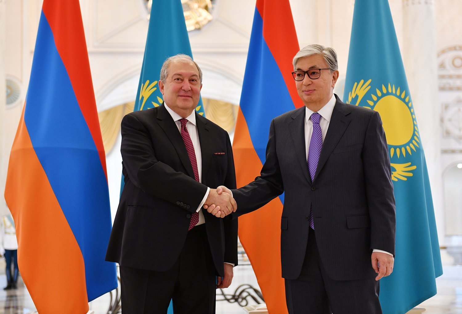 Президент поздравител Касим-Жомарт Токаева и Нурсултана Назарбаева