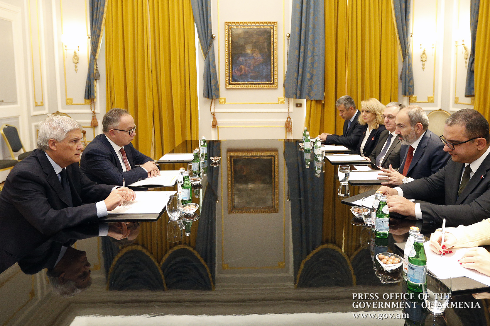 Итальянская сторона заинтересована в развитии делового сотрудничества с Арменией