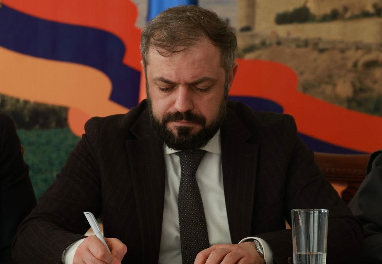 Ի՞նչ է խնդրել Պապոյանը ռուս նախարարից