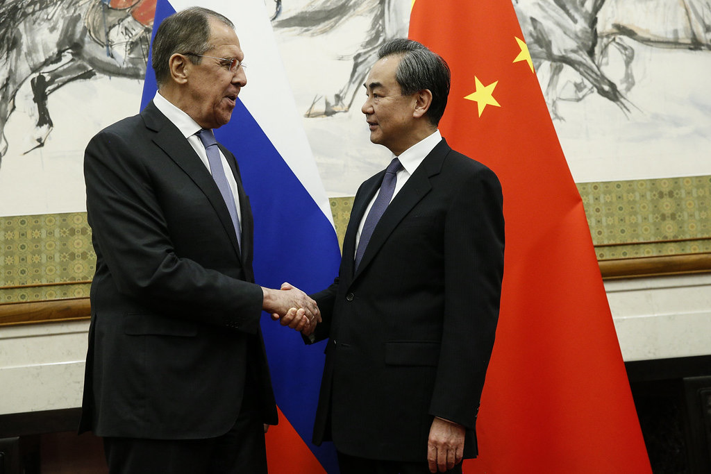 Глава МИД КНР: Китай и Россия должны защищать свои законные интересы в Афганистане