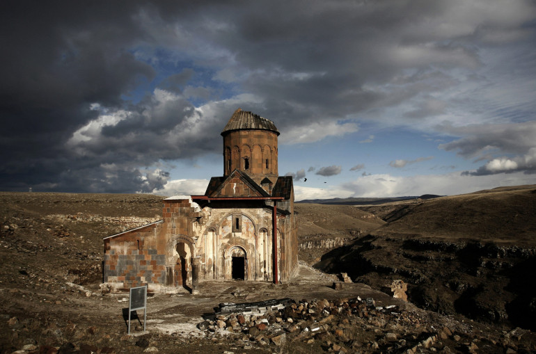Армянское религиозное наследие в Турции находится под угрозой - доклад