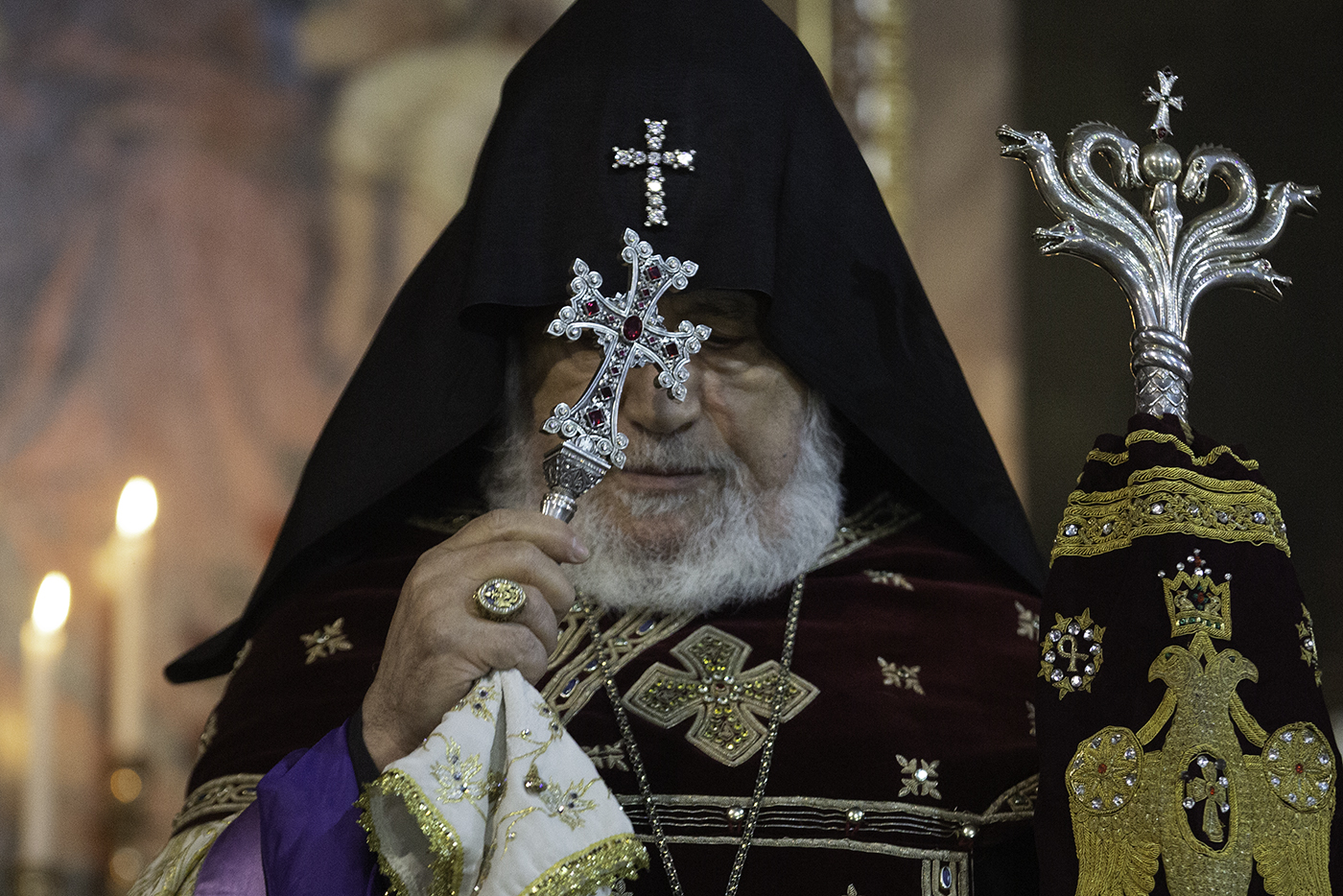 Армения переживает трудные времена - Католикос  