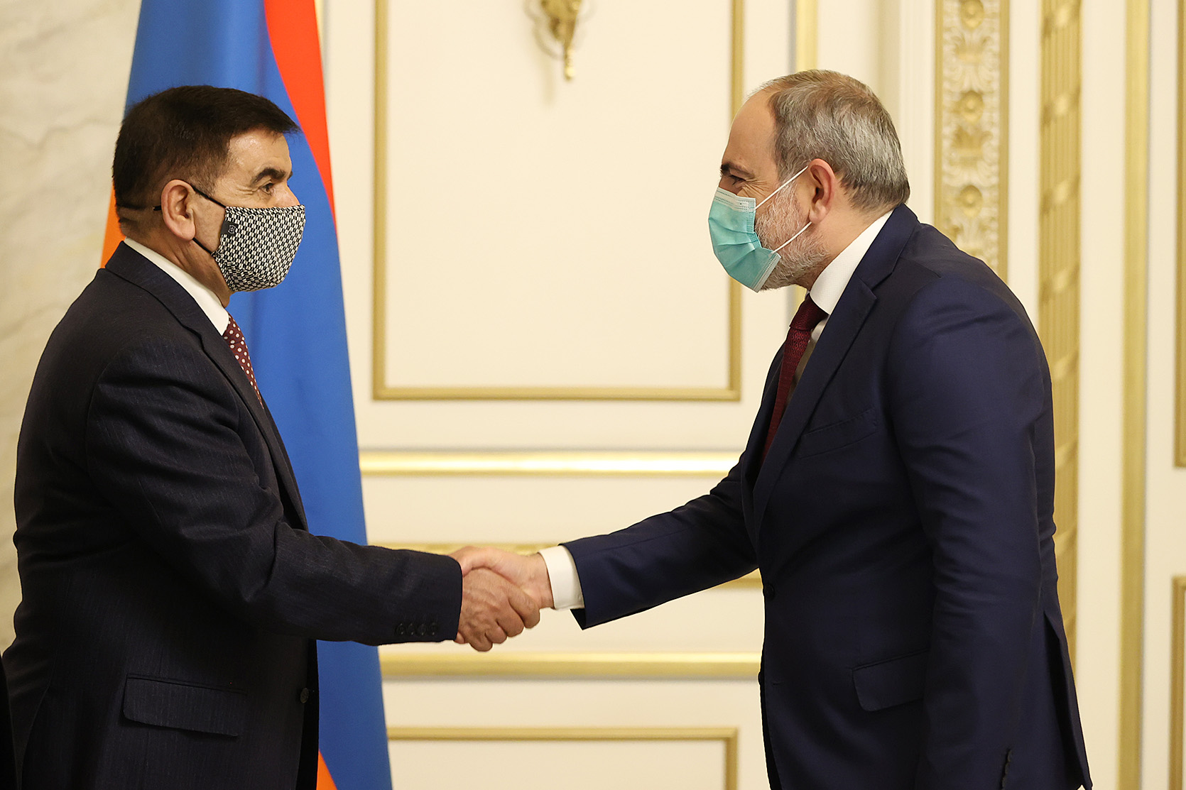 Пашинян принял министра обороны Ирака и поговорил с ним о карабахской проблеме