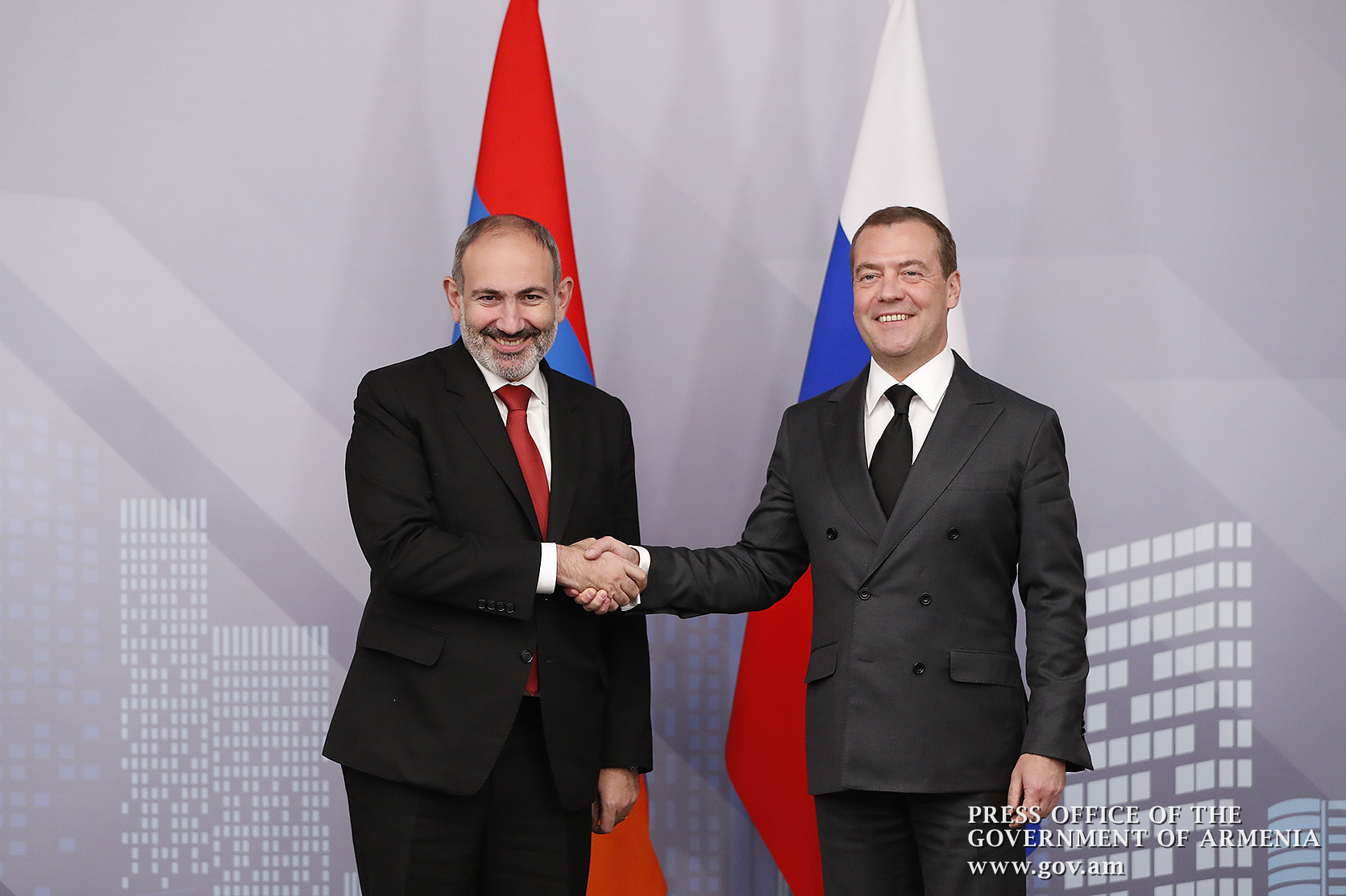 Никол Пашинян и Дмитрий Медведев затронули повестку армяно-российских отношений