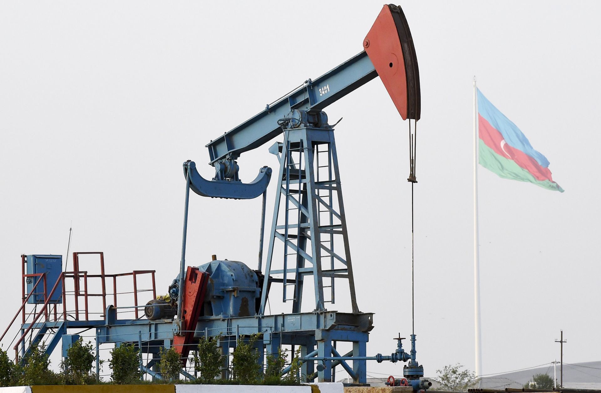 Азербайджан в сентябре увеличил ежесуточную нефтедобычу 