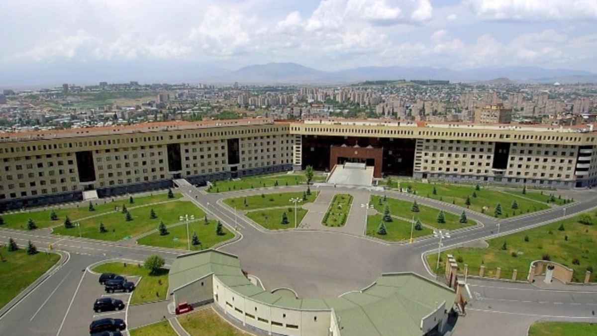 Минобороны опровергло слухи о появлении турецкого Байрактара в небе над Ереваном