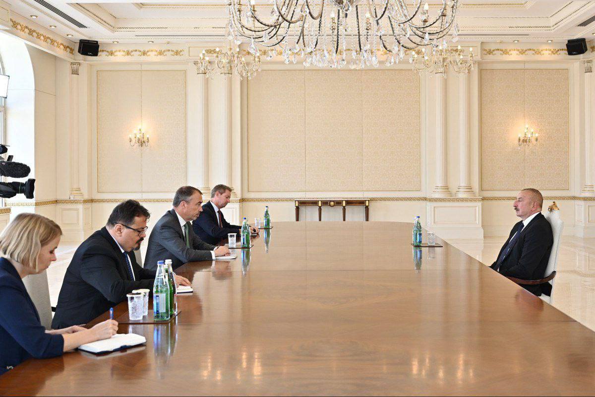 Алиев принял в Баку спецпредставителя ЕС по Южному Кавказу Тойво Клаара
