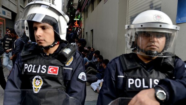 В Стамбуле задержали сотрудника генконсульства США из-за связей с ФЕТО
