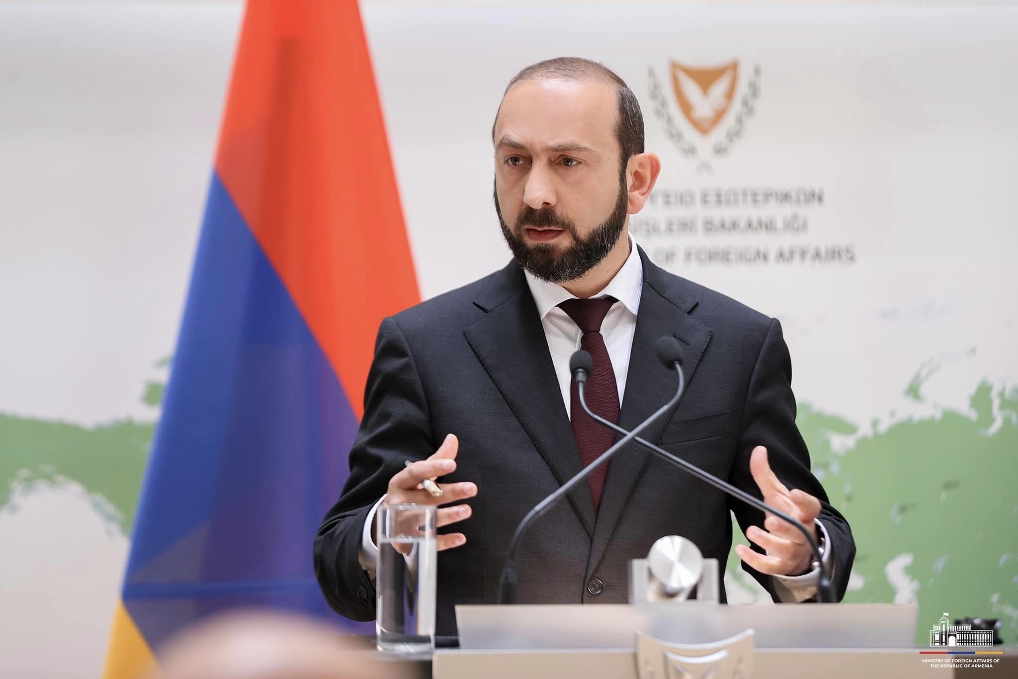 Армения и Азербайджан имеют историческую возможность прекратить вражду - МИД 