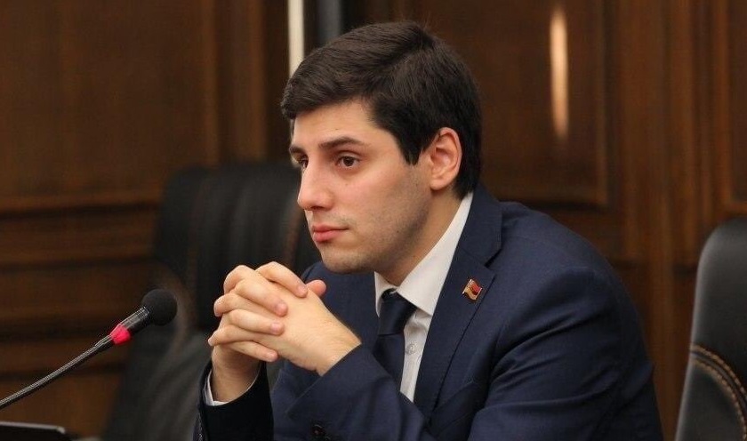Из парламента в правительство: Сурен Григорян подал заявление о сложении своего мандата