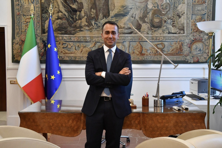 Глава МИД Италии летит в Армению 