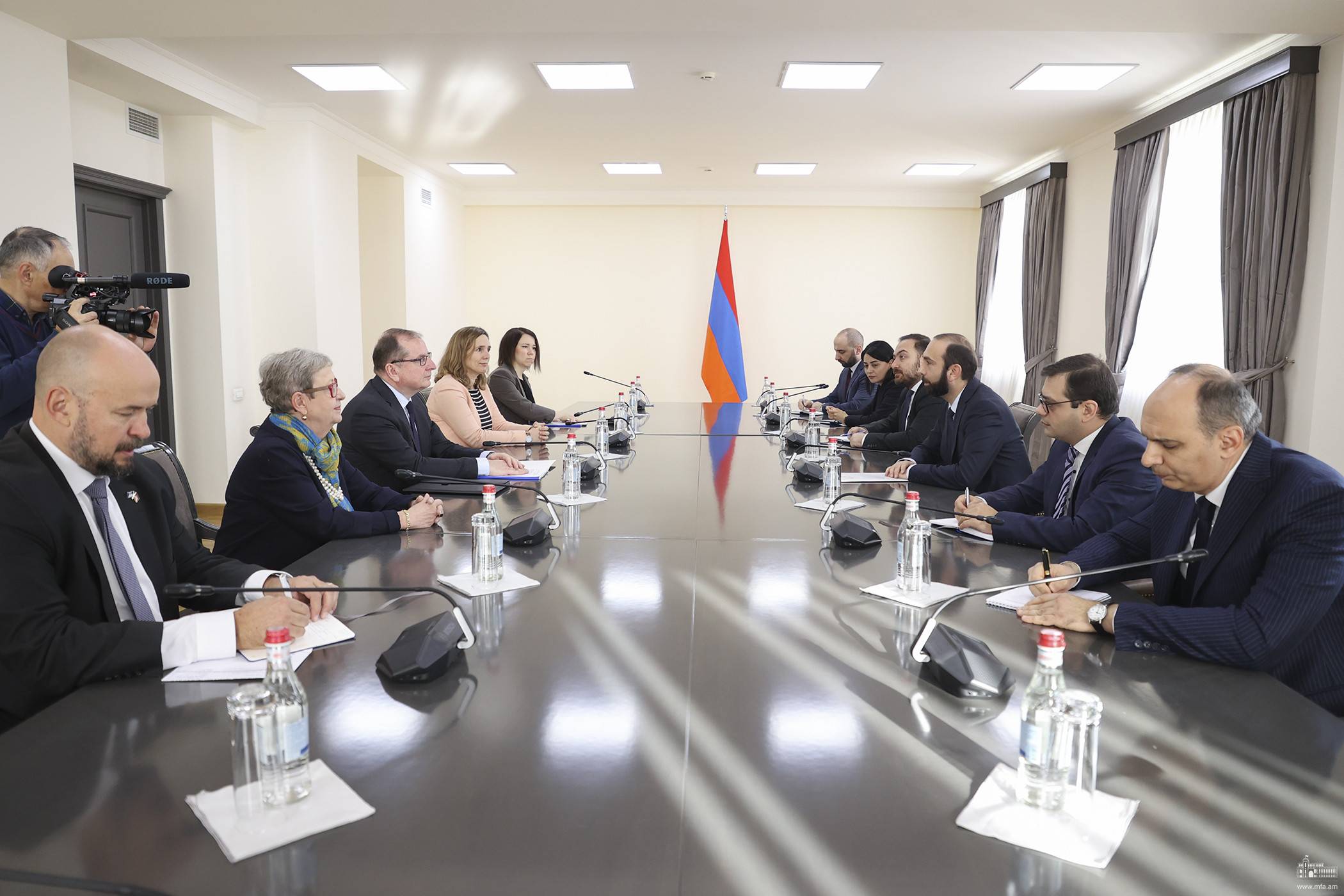 Глава МИД РА подчеркнул важность размещения в Армении гражданской миссии ЕС