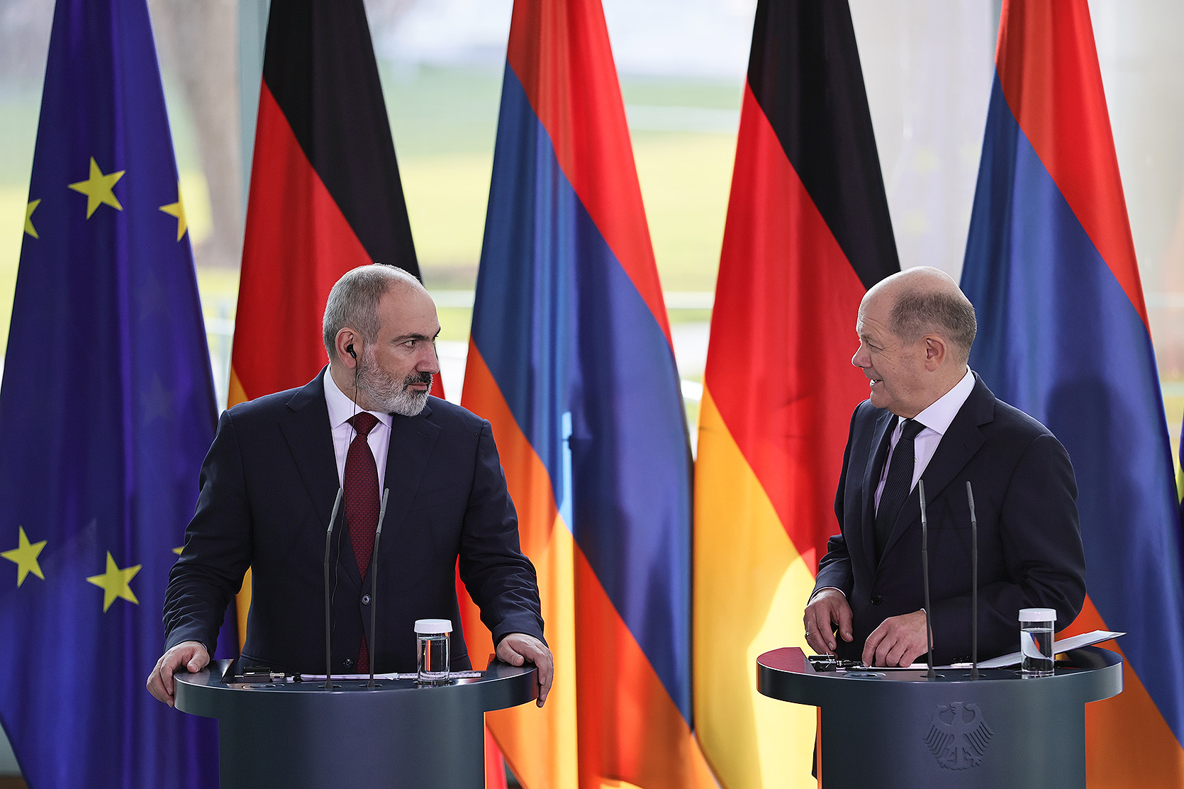 Канцлер Германии упомянул право граждан Нагорного Карабаха на самоопределение
