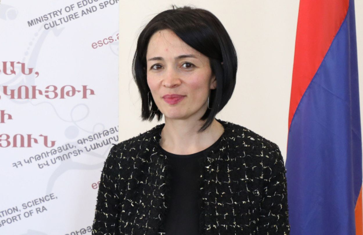 Ժաննա Անդրեասյանը շնորհավորել է երիտասարդներին