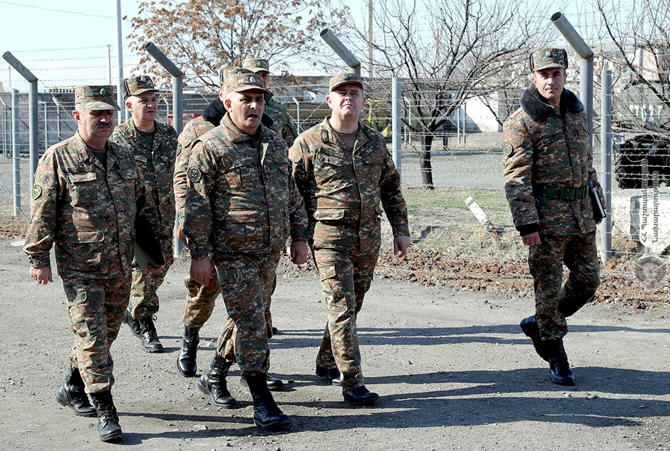 Глава Генштаба ВС Армении с рабочим визитом побывал в N-ской воинской части