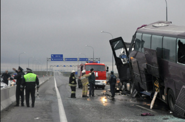 Под Тулой столкнулись микроавтобус с грузовиком: среди пострадавших есть армяне