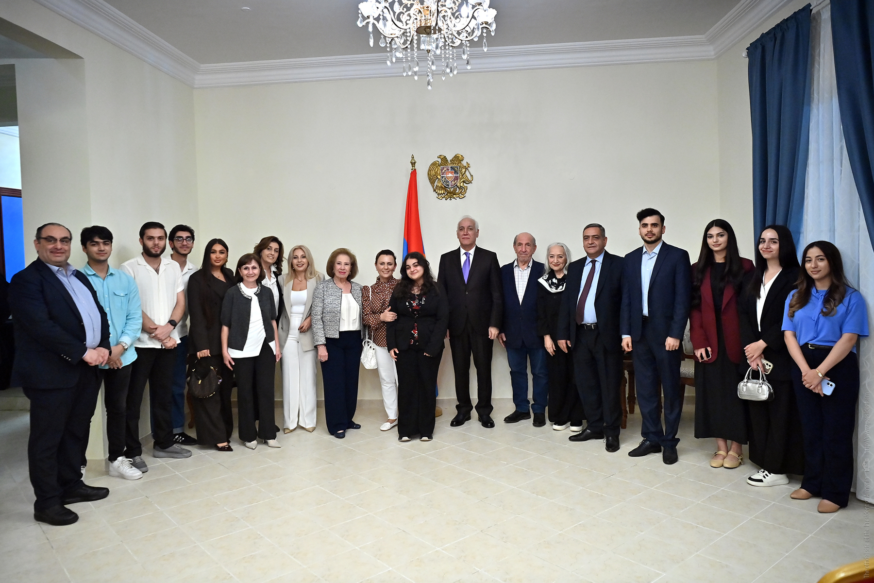 ՀՀ նախագահը հանդիպել է Կատարի հայ համայնքի ներկայացուցիչների հետ