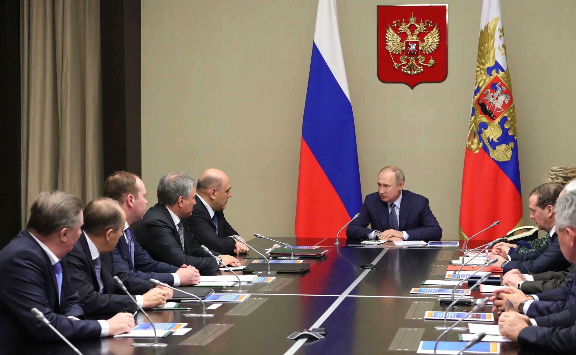 Путин обсудил с Совбезом Карабах и трагические события в Европе