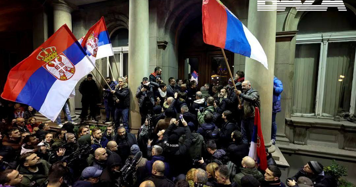 Россия заявила, что протесты в Сербии проводятся по принципу майданных революций