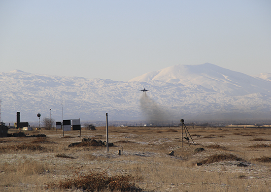 Экипажи армейской и истребительной авиации ЮВО в Армении готовятся к контрольной проверке