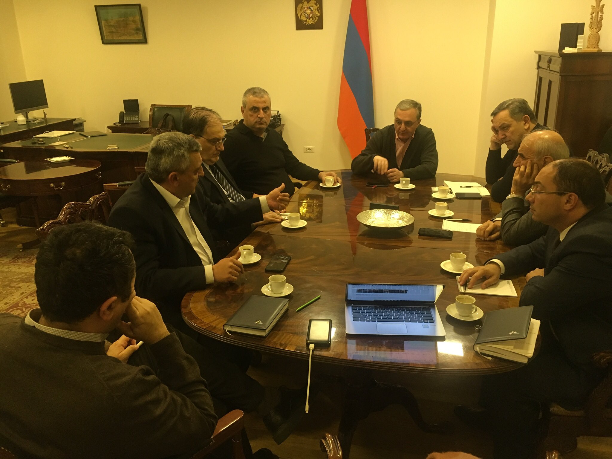 Глава МИД Армении созвал консультацию в связи с эскалацией обстановки на Ближнем Востоке