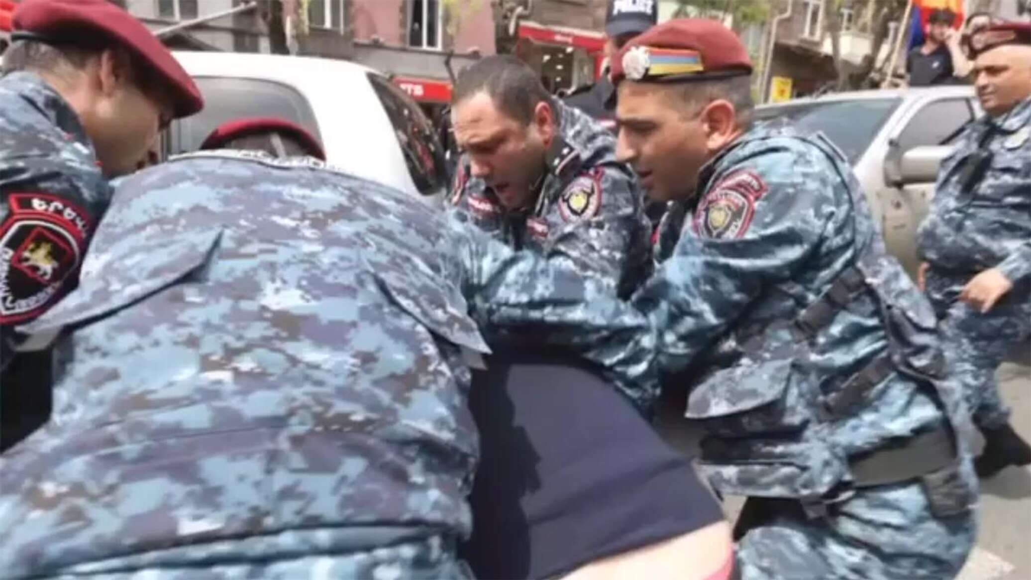 В Ереване подвергнуты приводу 9 протестующих