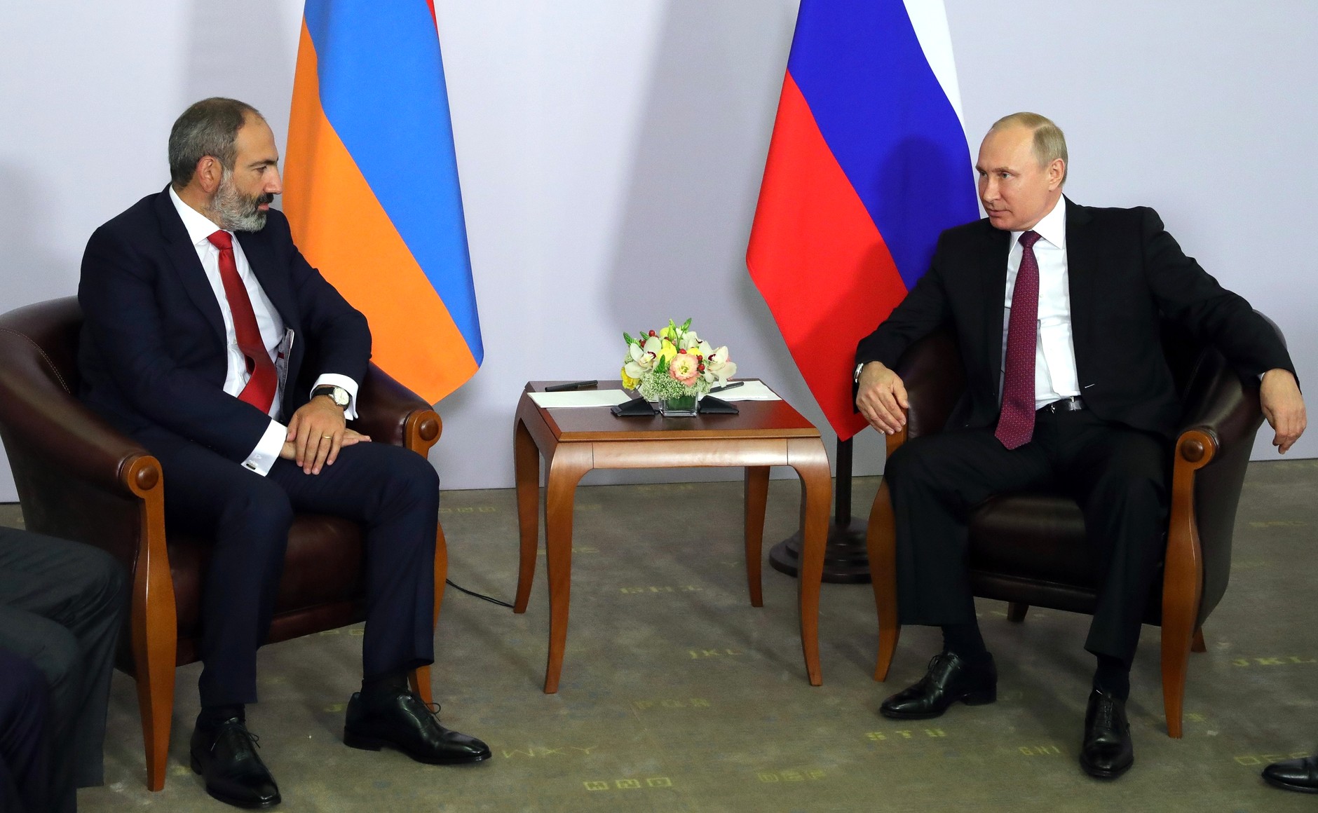 Никол Пашинян и Владимир Путин обсудили цену на газ в Санкт-Петербурге - министр