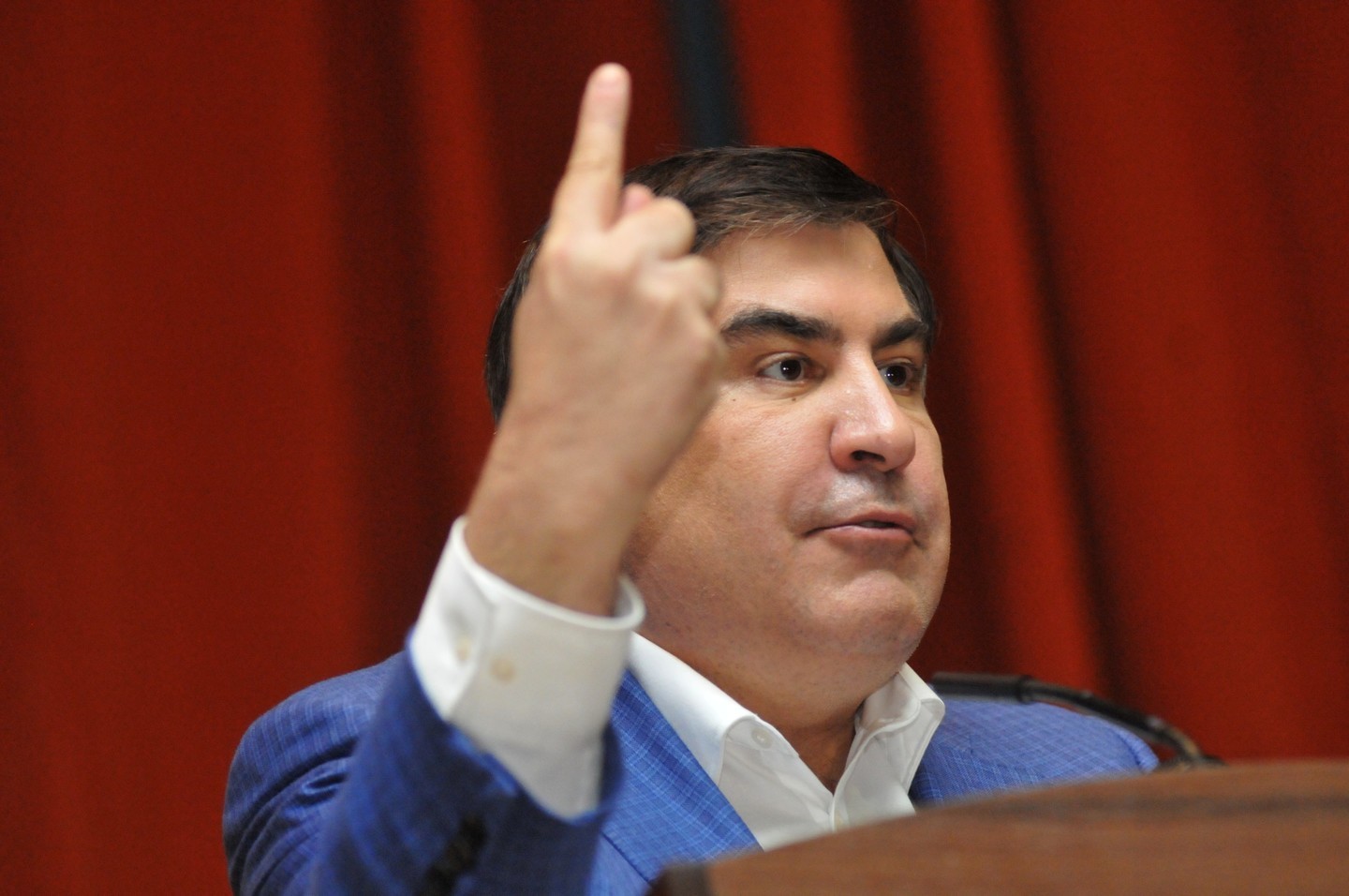 Президент, губернатор, ресторатор: Саакашвили открыл в США завод по производству чачи