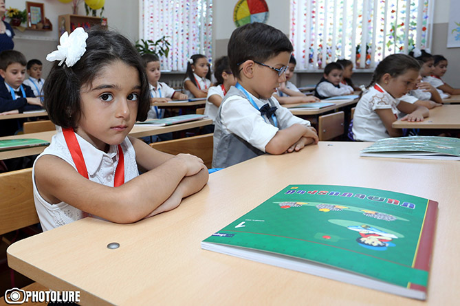 Пашинян назвал систему образования Армении “руинами”