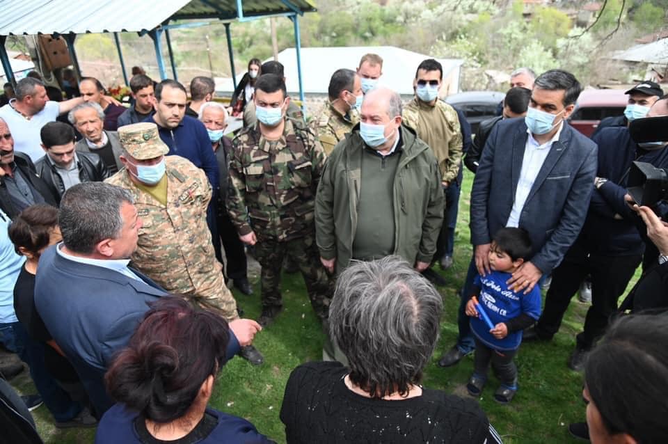 Должна быть создана зона безопасности: президент и омбудсмен Армении находятся в Сюнике