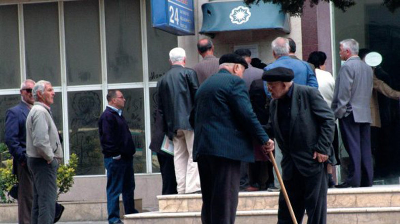 Социальная напряженность в Азербайджане будет расти - эксперт