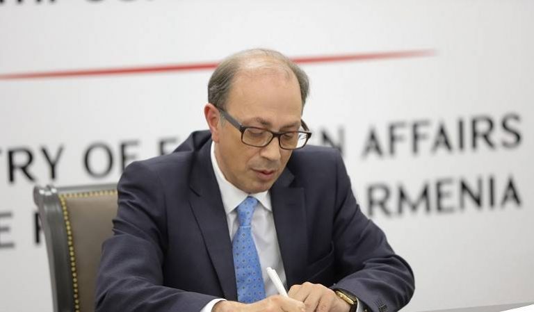 Армения и Грузия настроены решить вопрос возобновления пассажироперевозок