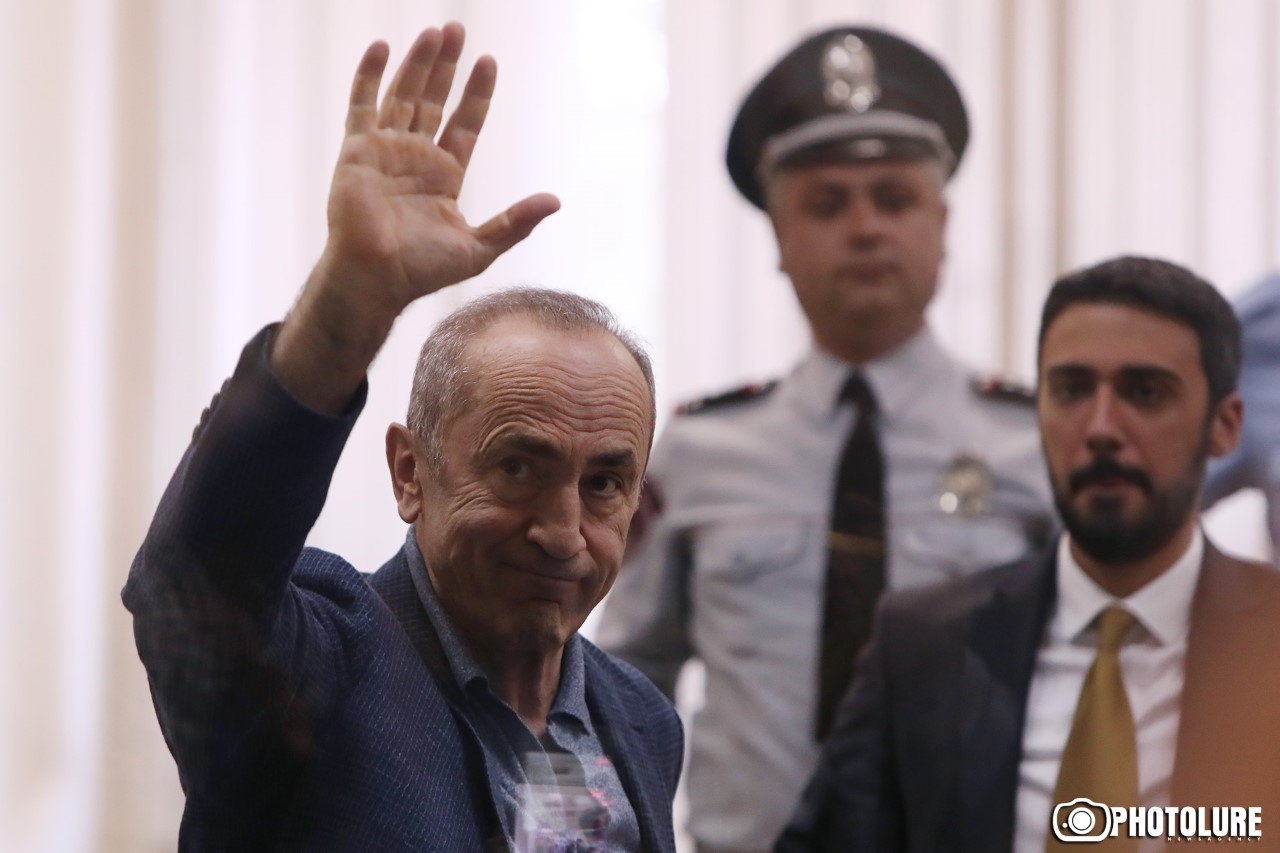 Суд отклонил ходатайство об освобождении Роберта Кочаряна под залог 