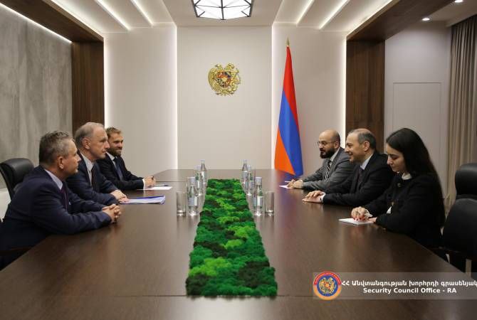 Армения и Польша намерены стимулировать торгово-экономические отношения
