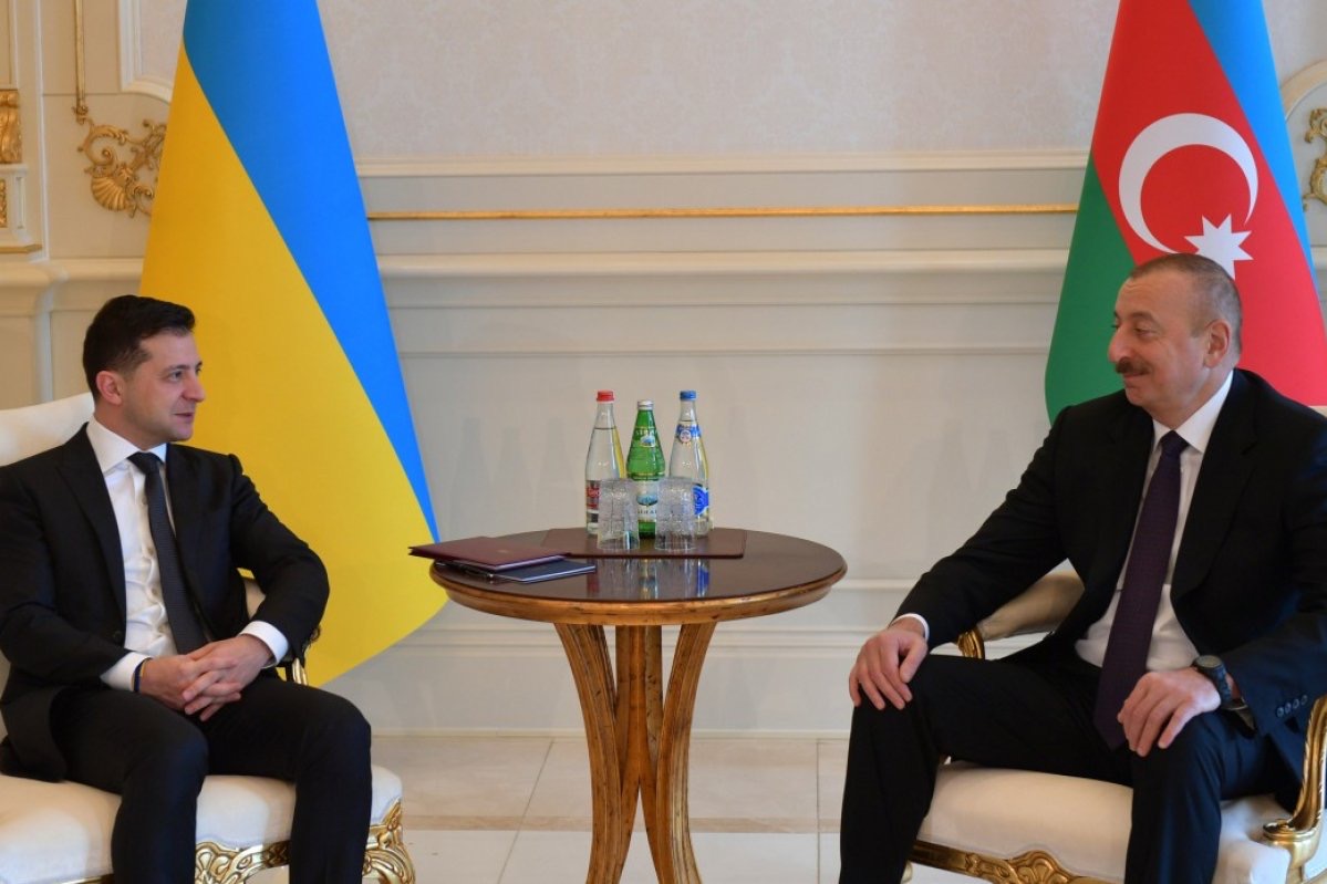 Алиев посоветовал Украине не мириться с оккупацией своих земель