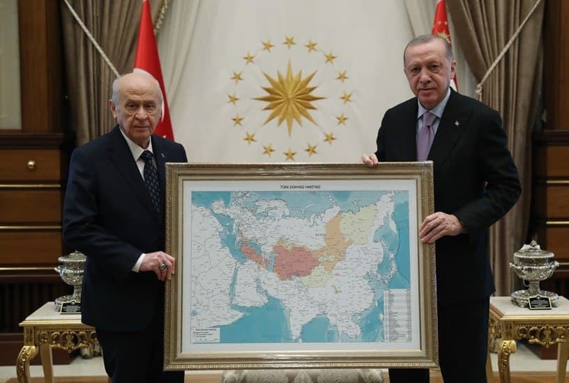 Фото, сделанное на фоне карты тюркского мира - подарок для армянской дипломатии - эксперт