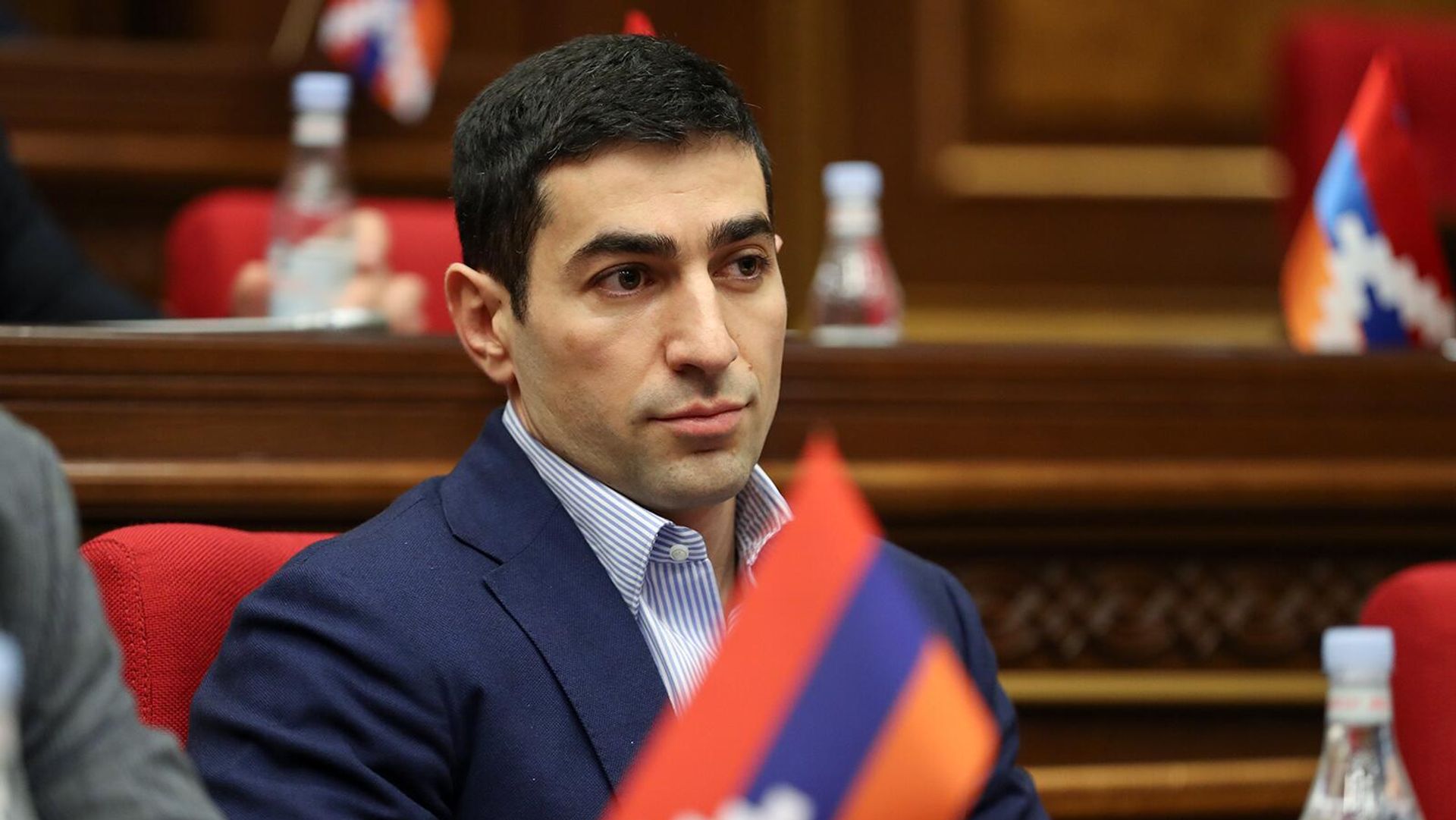 Левон Кочарян: необходимо выяснить, кто превратил Наири Унаняна в фанатика