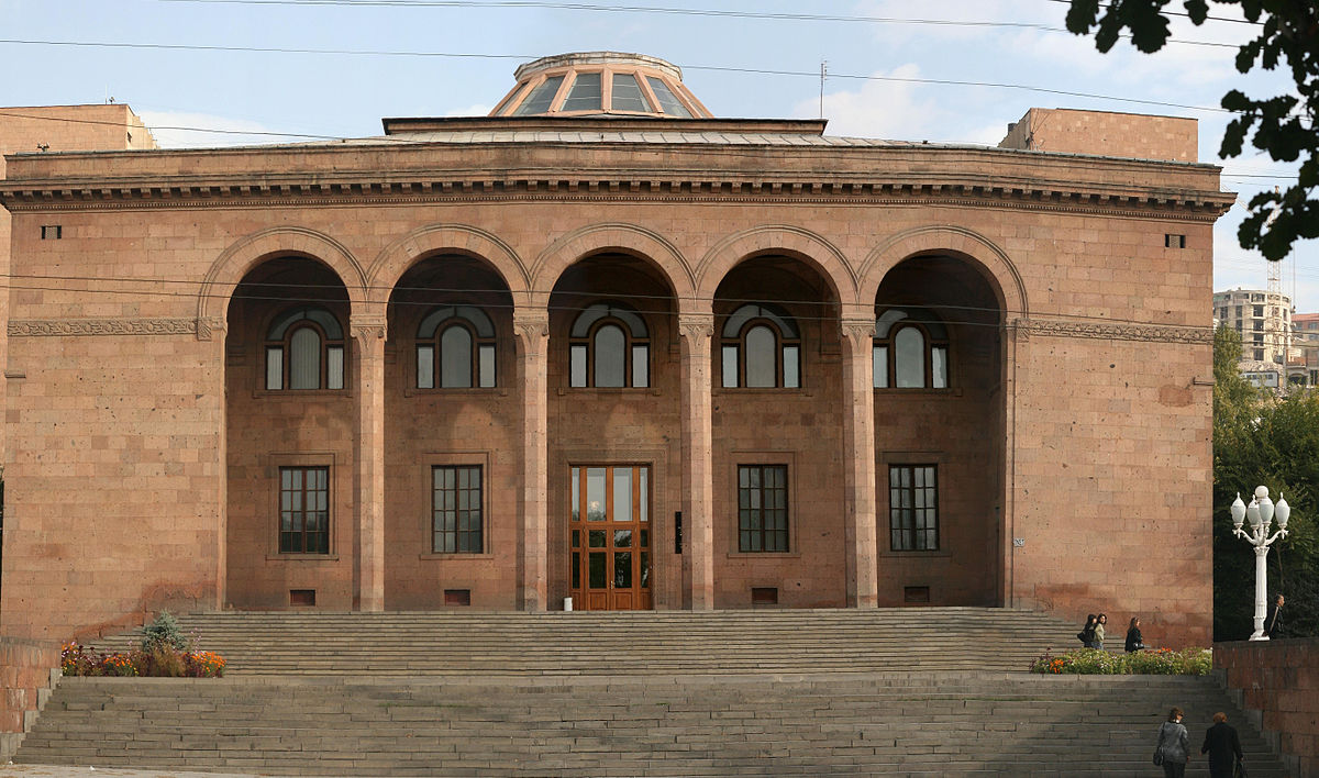 Академия наук Армении требует отставки Никола Пашиняна