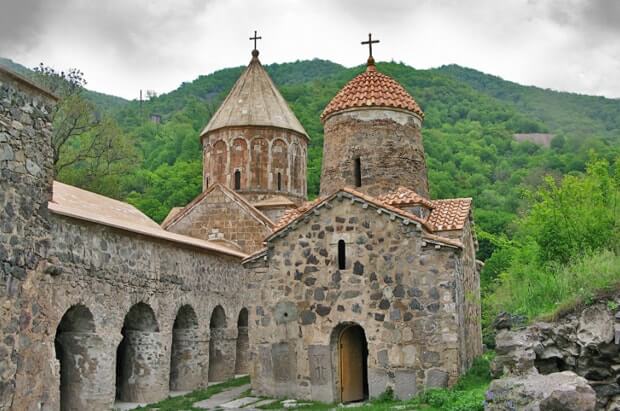 Президент России подчеркнул важность сохранности церковных святынь в Карабахе 