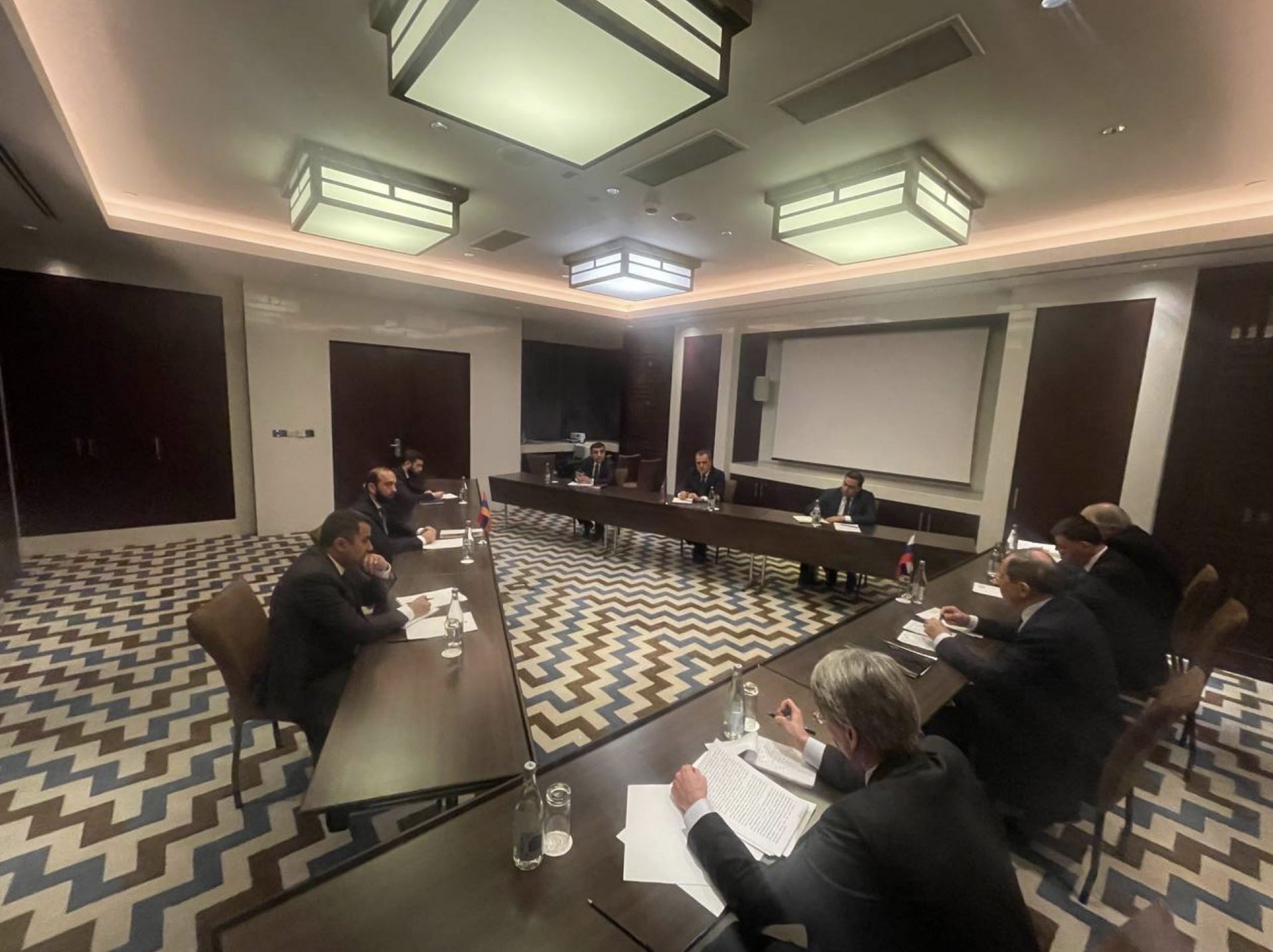 Դուշանբեում մեկնարկել է Հայաստանի, Ռուսաստանի և Ադրբեջանի արտգործնախարարների հանդիպումը