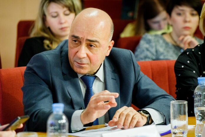 Армении необходимо скорректировать приоритеты экономической политики - Тавадян