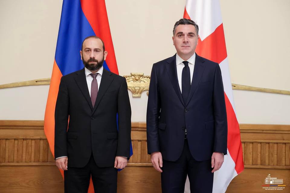 Мирзоян и Дарчиашвили провели встречу в формате тет-а-тет