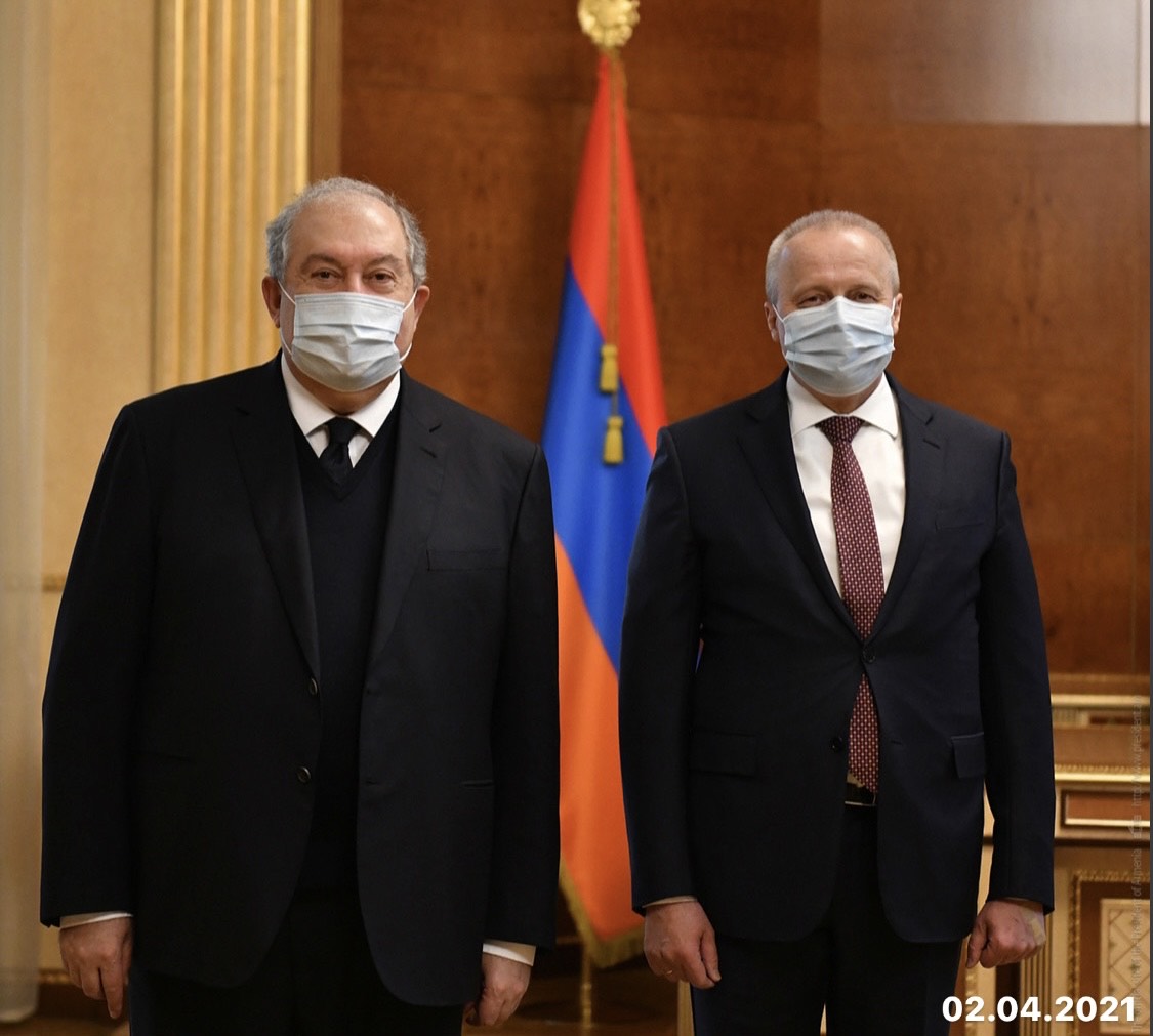 Саркисян и Копыркин обменялись мнениями по вопросам двусторонней повестки