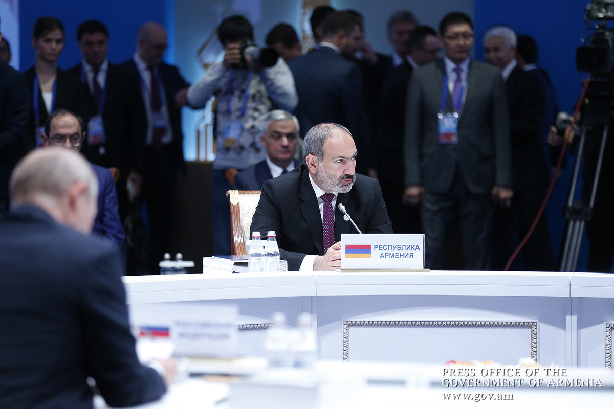Саммит ЕАЭС из Еревана будет перенесен в Москву?  