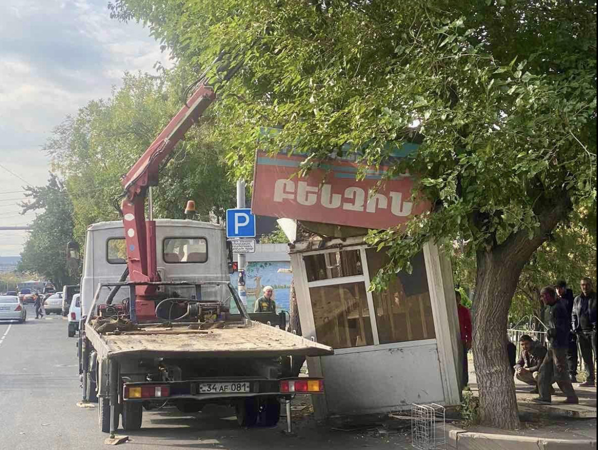 էրեբունի վարչական շրջանում  բենզալցակայաններ են ապամոտանժվել 